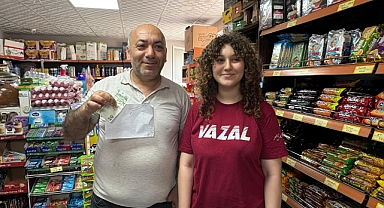 Bir öğrenci, esnafı bulamayınca aldığı suların parasını bakkala bıraktı