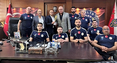 Engelliler Basketbol Takımı, Emniyet Müdürü Güneş'i Ziyaret Etti