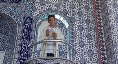 Genç Hatipler Minberde