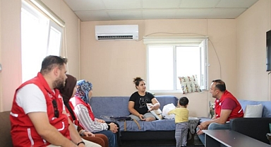Hatay'da Türk Kızılay ekiplerinden depremzede annelere ziyaret