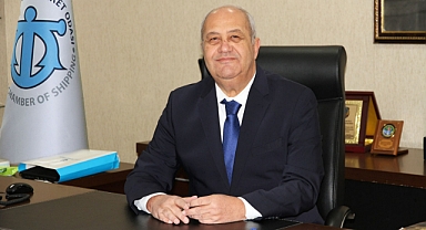 İSKENDERUN KÖRFEZİ’NDE TİCARET SÜRÜYOR