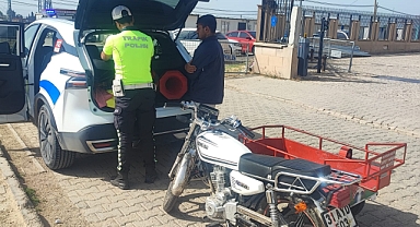Motosikletle Tehlikeli Şov Yapan Sürücüye 24 Bin 997 TL Ceza