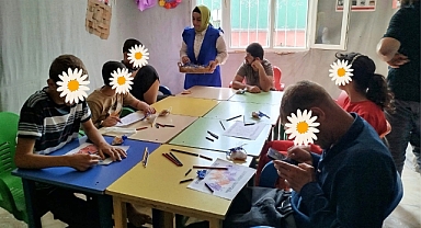 Otizme Maviyle Dikkat Çekildi