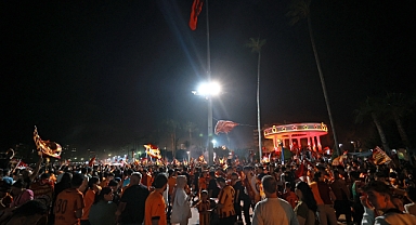 Taraftarlar, Galatasaray'ın Şampiyonluğunu Kutlandı