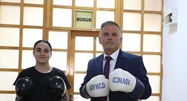 Boksör okul müdürünün şampiyon öğrencisi
