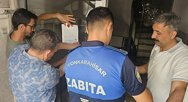 CHP'Lİ BELEDİYE YARIM ASIRLIK GAZETEYİ MÜHÜRLEDİ