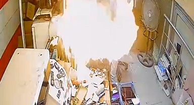 Cep Telefonu Bomba Gibi Patladı