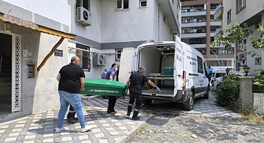 Evinde Ölü Bulundu