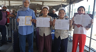 Evlatları karnelerini alan Suriyeli aileler ülkelerine dönüyorlar