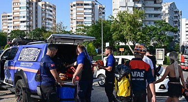 Falezlerde mahsur kalan 3 turist kurtarıldı