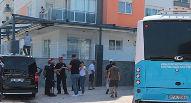 Halk otobüsü ile panelvanın karıştığı kazada 3 kişi yaralandı