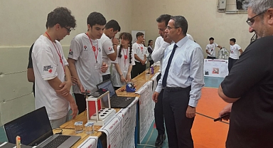 Hatay Fen Lisesi, TÜBİTAK 4006-C Bilim Fuarı’nda Göz Doldurdu