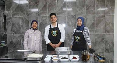 HÜNERLERİNİ HAZEK’TE SERGİLEDİ