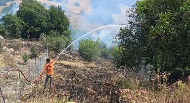 Makilik alanda çıkan yangına müdahale ediliyor