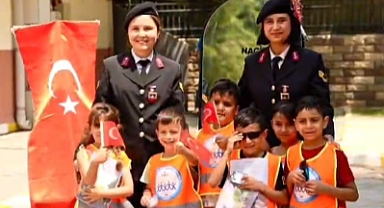 Miniklerden Jandarmaya Anlamlı Ziyaret
