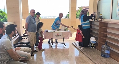 Müftülük ekipleri sınava giren öğrencilere ikramda bulundu