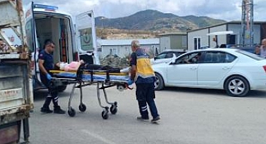 Samandağ'da otomobille çarpışan motosikletteki 2 kişi yaralandı