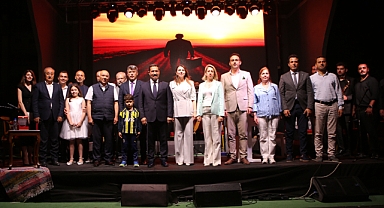 Tahta Bavul Müzikali İzleyiciyle Buluştu