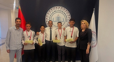 Tecimen’den Türkiye Üçüncüsü Güreşçilere Tebrik Ziyareti