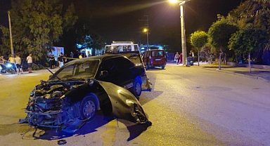 Ticari Araç İle Otomobil Çarpıştı, 6 Kişi Yaralandı