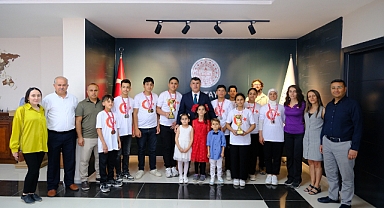 Türkiye İkincisi Olan Hürriyet İşitme Engelliler Ortaokulu Öğrencileri Tüysüz’ü Ziyaret Etti