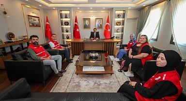 Vali Masatlı, Kızılay Heyetini Makamında Ağırladı