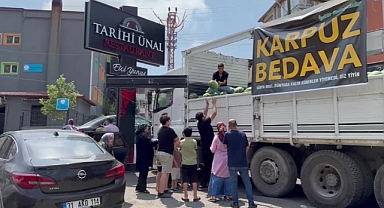 20 Ton Karpuz 1 Saat İçinde Bedava Dağıtıldı