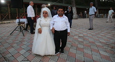 21 Yıl Sonra Evlilik Hayallerini Gerçekleştirdi