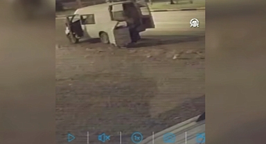 Çöp Konteyneri Hırsızları Güvenlik Kamerasına Yakalandı