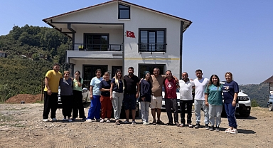 Depremzede Aileler, Madenciye Misafir Oldu