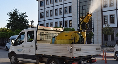 Haşereler İle Mücadele Gece Gündüz Devam Ediyor