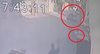 Otomobille Çarpışan Motosikletli Metrelerce Savruldu