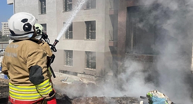 Şantiye Yangını Büyümeden Söndürüldü