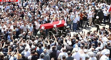 ŞEHİTLERİMİZİ SESSİZ ÇIĞLIKLARLA UĞURULADIK...
