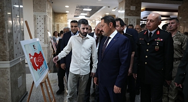 Vali Masatlı 15 Temmuz Temalı Sergiyi Ziyaret Etti