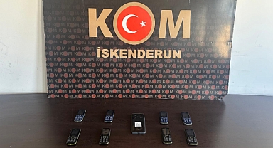 9 Adet Cep Telefonu Ele Geçirildi