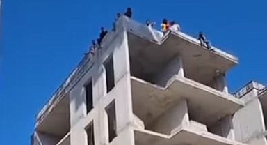 Antakya’da İnşaat İşçilerinden Maaş Eylemi