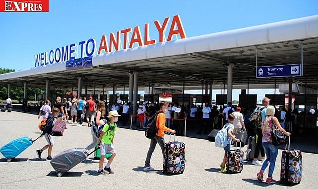 ANTALYA HAVALİMANINDA 230 BİN YOLCU REKORU!