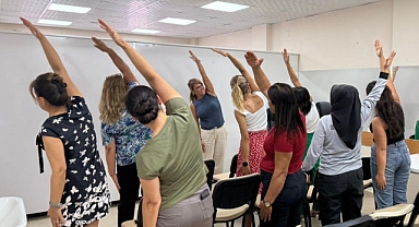 Arsuz’da “İşine Hareket Kat” Projesi Kapsamında Ofis Egzersizleri