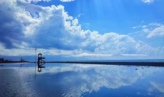 Hatay'da da Kavurucu Sıcaklık Rekoru,Yağmurla Taçlanıyor...