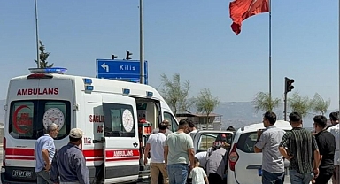 Hatay'da otomobil ile çekicinin çarpıştığı kazada 3 kişi öldü, 3 kişi yaralandı