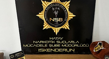 Hatay'da otomobilde yastığa gizlenmiş 8 bin uyuşturucu hap ele geçirildi