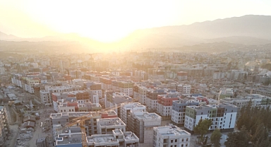 Hatay’da Sıcak Hava Etkisini Sürdürüyor