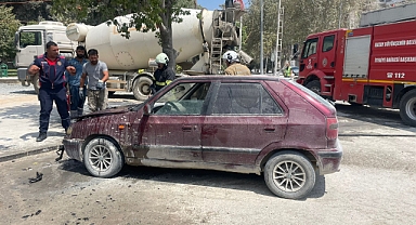 Park Halindeki Otomobil Yandı