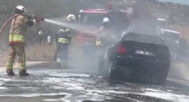 Seyir Halindeki Otomobil Alev Alev Yandı