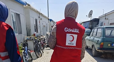 Türk Kızılayı Antakya Şubesi İhtiyaç Sahiplerinin Yanında