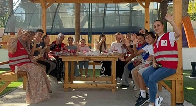 Türk Kızılayı Çocuklara Moral Etkinliği Düzenledi