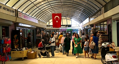 Uzun Çarşı Esnafı Geçici Prefabrik Dükkanlarında Faaliyete Başladı