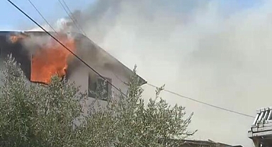 Yangında Anne Kurtarılırken, 3 Yaşındaki Çocuk Hastaneye Kaldırıldı