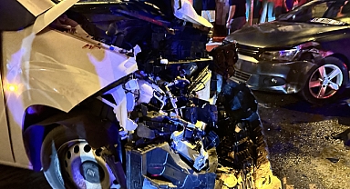 3 aracın karıştığı kazada 1 kişi öldü, 4 kişi yaralandı